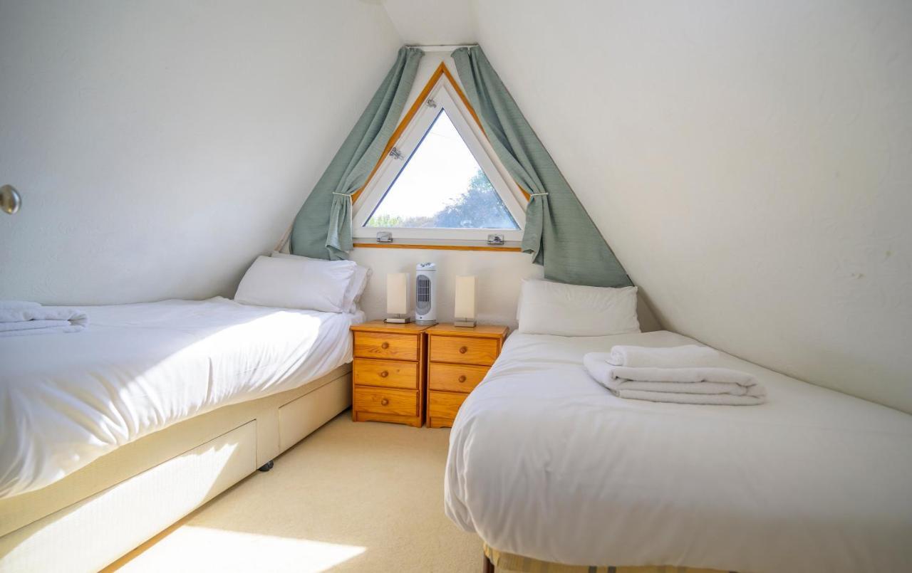 Escape To A Clifftop Chalet With Pool And Tennis Onsite - 1A Kingsdown Holiday Park Exterior foto