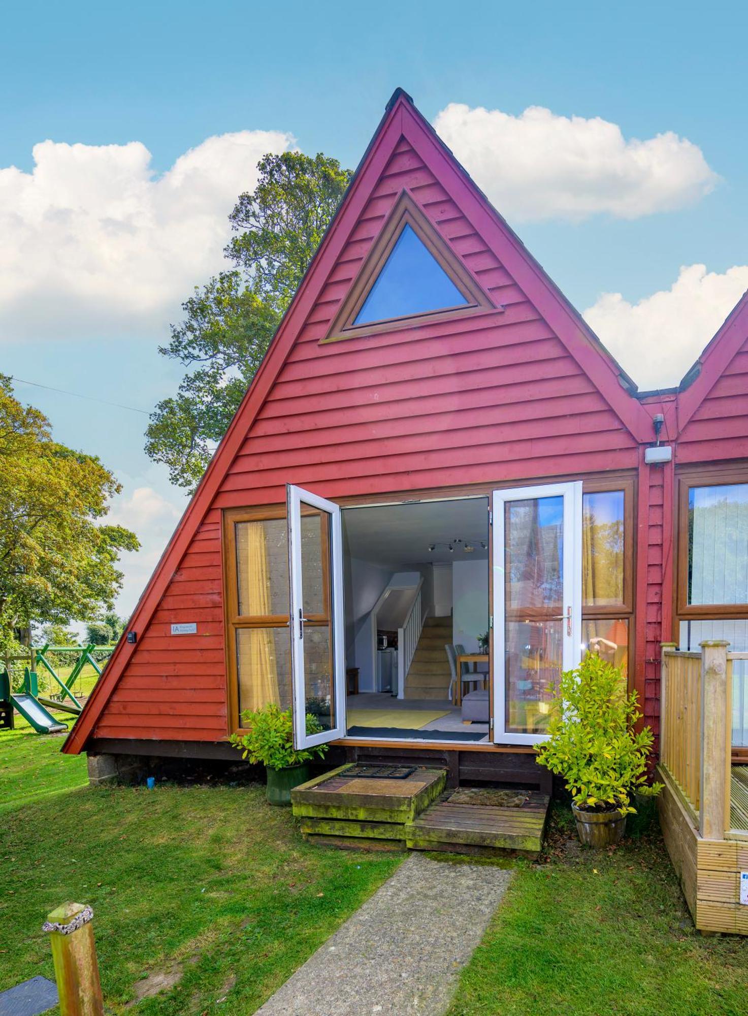 Escape To A Clifftop Chalet With Pool And Tennis Onsite - 1A Kingsdown Holiday Park Exterior foto
